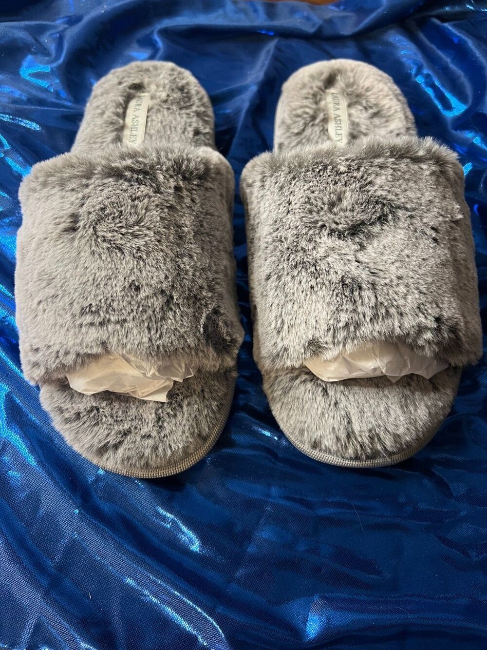 Laura Ashley Gray very soft fuzzy slip on house slides Size Large 8-9 New